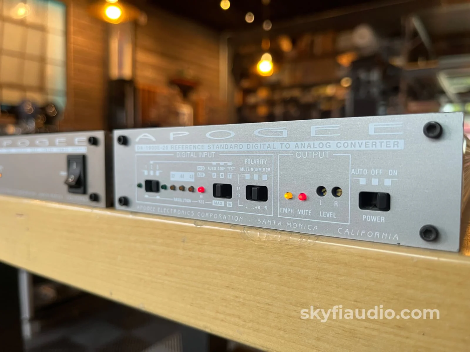 Apogee DA-1000E-20 DAC & PS-1000E Power Supply - w/ Wyde Eye Coaxial Cable - Image 2