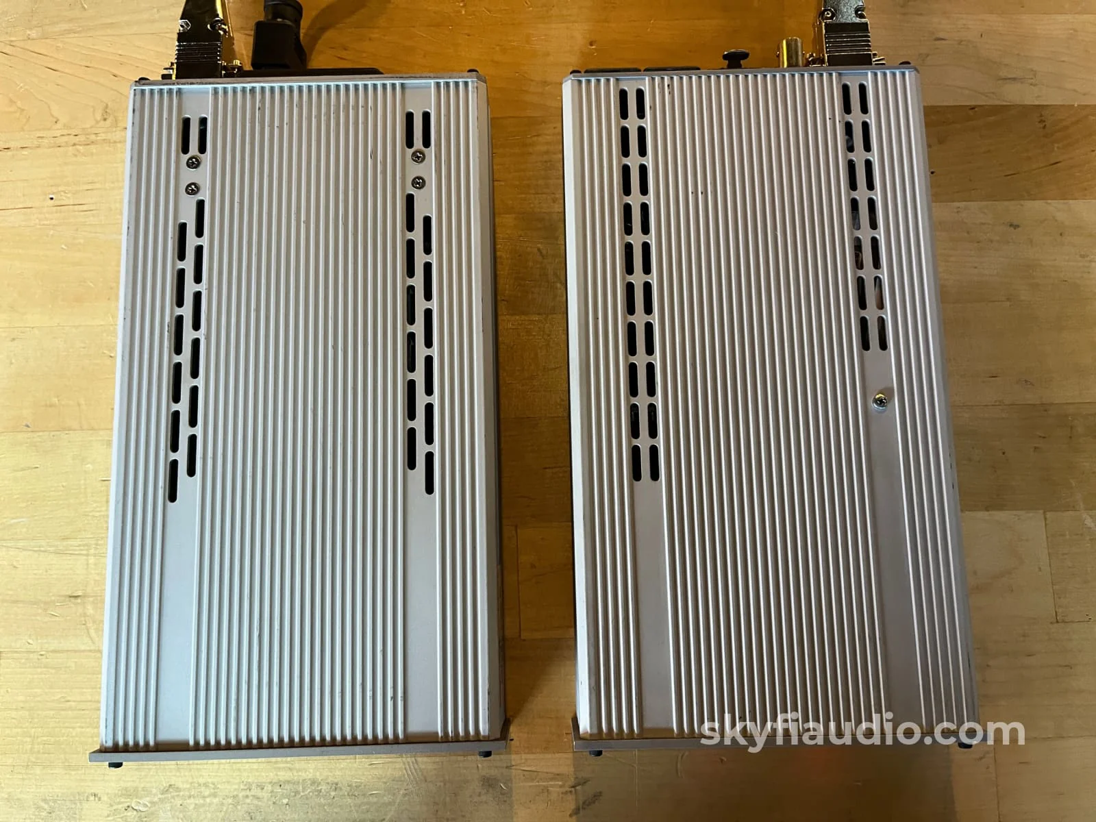 Apogee DA-1000E-20 DAC & PS-1000E Power Supply - w/ Wyde Eye Coaxial Cable - Image 4