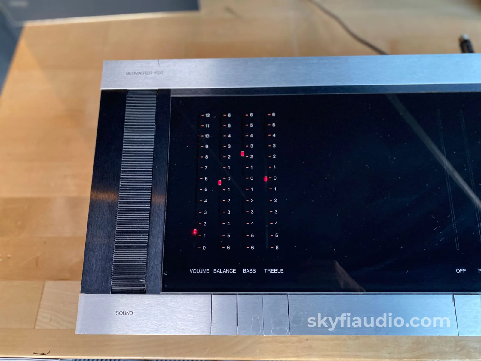 Bang & Olufsen Beomaster 1600 Receiver With Beovox S45 Speakers - Image 2