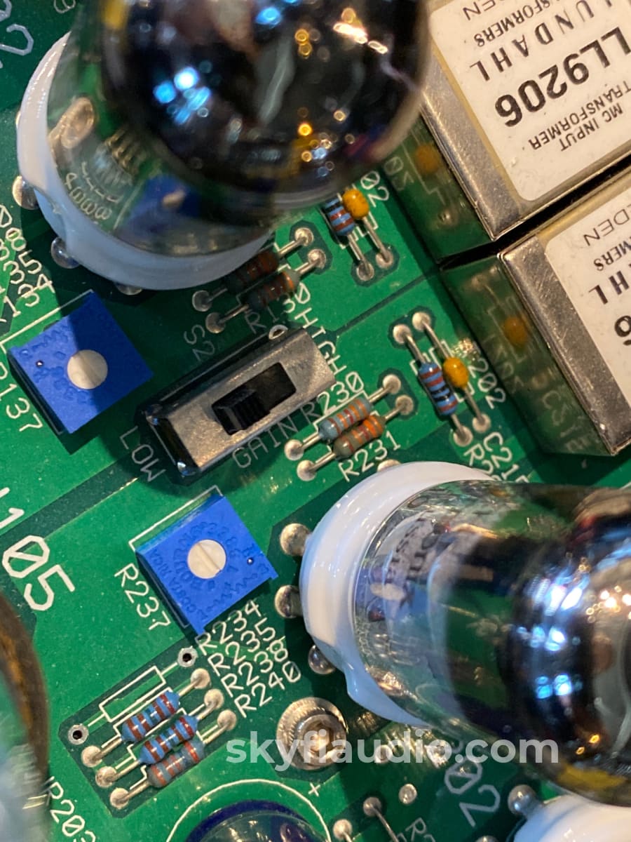 BAT VK-P12 - All Tube Balanced Phono Preamp - Like New And Complete - Image 13