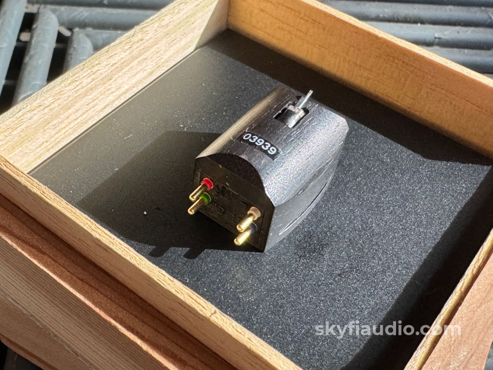 ClearAudio x McIntosh MC-SP-07 MC Moving Coil Cartridge - Like New - Image 2