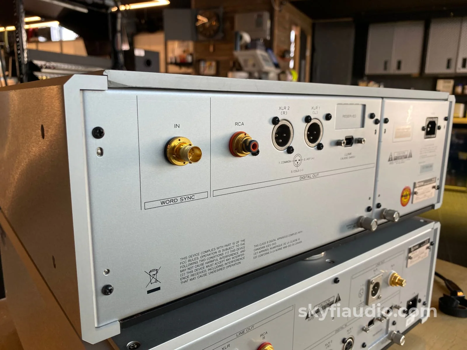 Esoteric P-03 SACD/CD Transport & D-03 D/A Converter (DAC) - Image 12