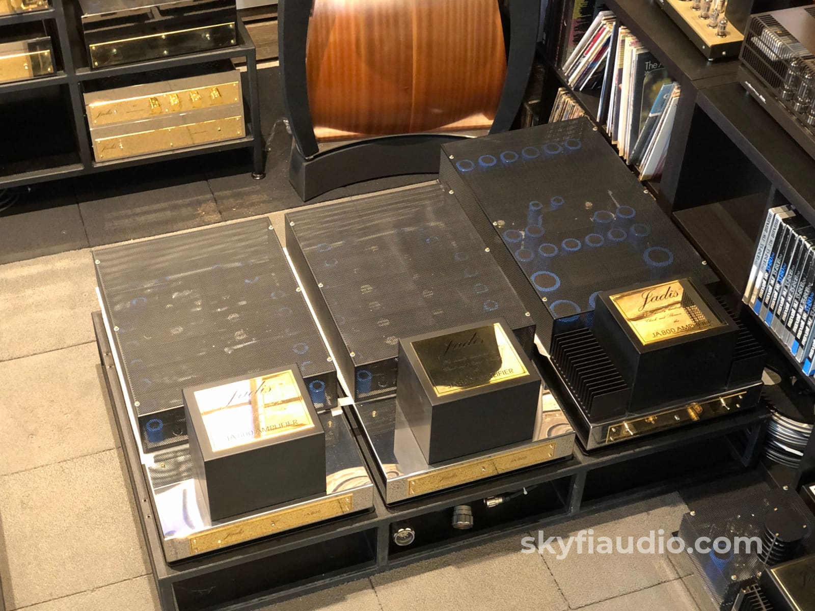 Jadis JA800 Flagship Tube Amplifier - SIX Chassis! (Best Ever Made) - New Old Stock - w/Free Shipping - Image 3