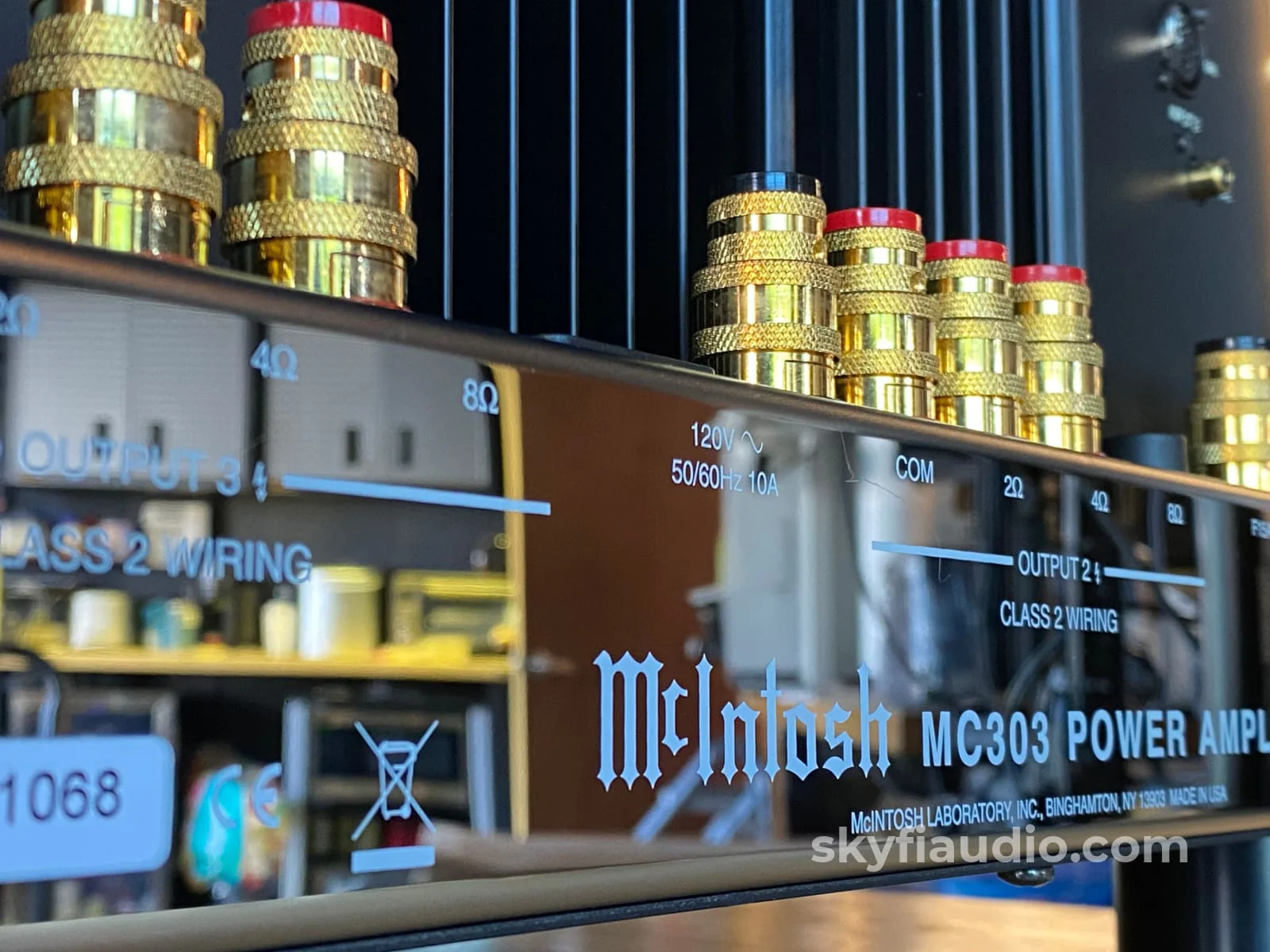 McIntosh MC303 3-Channel Solid State Amplifier, Pre-Loved - Image 11