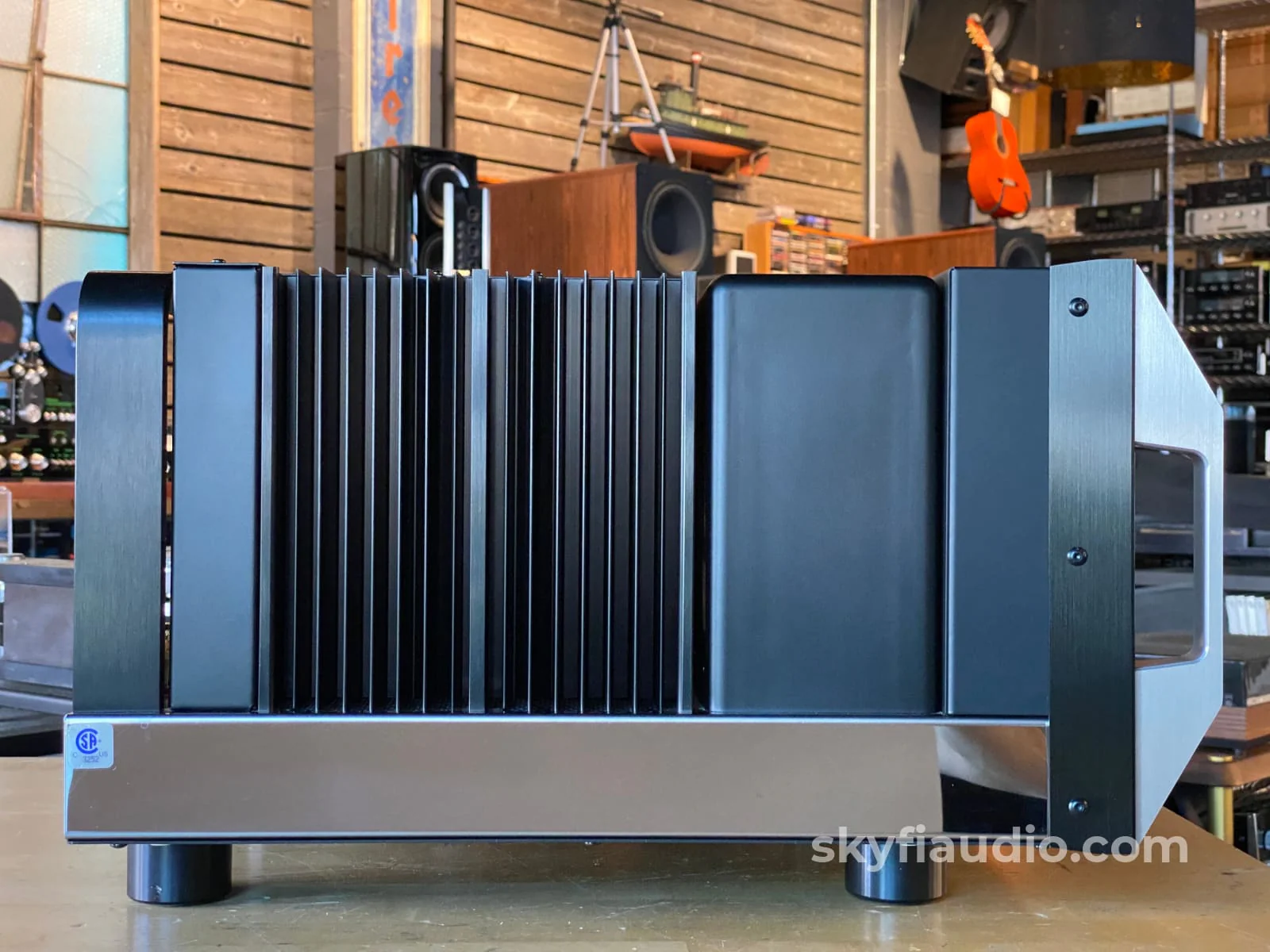 McIntosh MC303 3-Channel Solid State Amplifier, Pre-Loved - Image 15