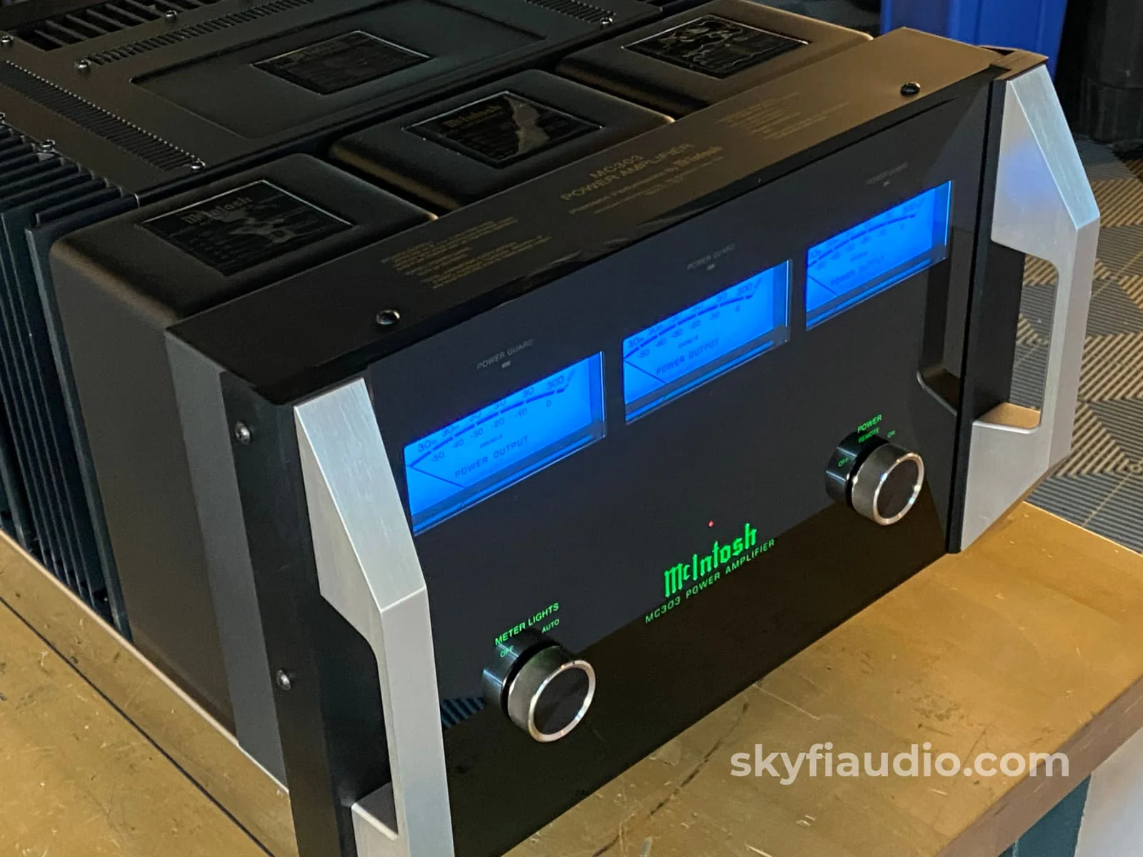 McIntosh MC303 3-Channel Solid State Amplifier, Pre-Loved - Image 4