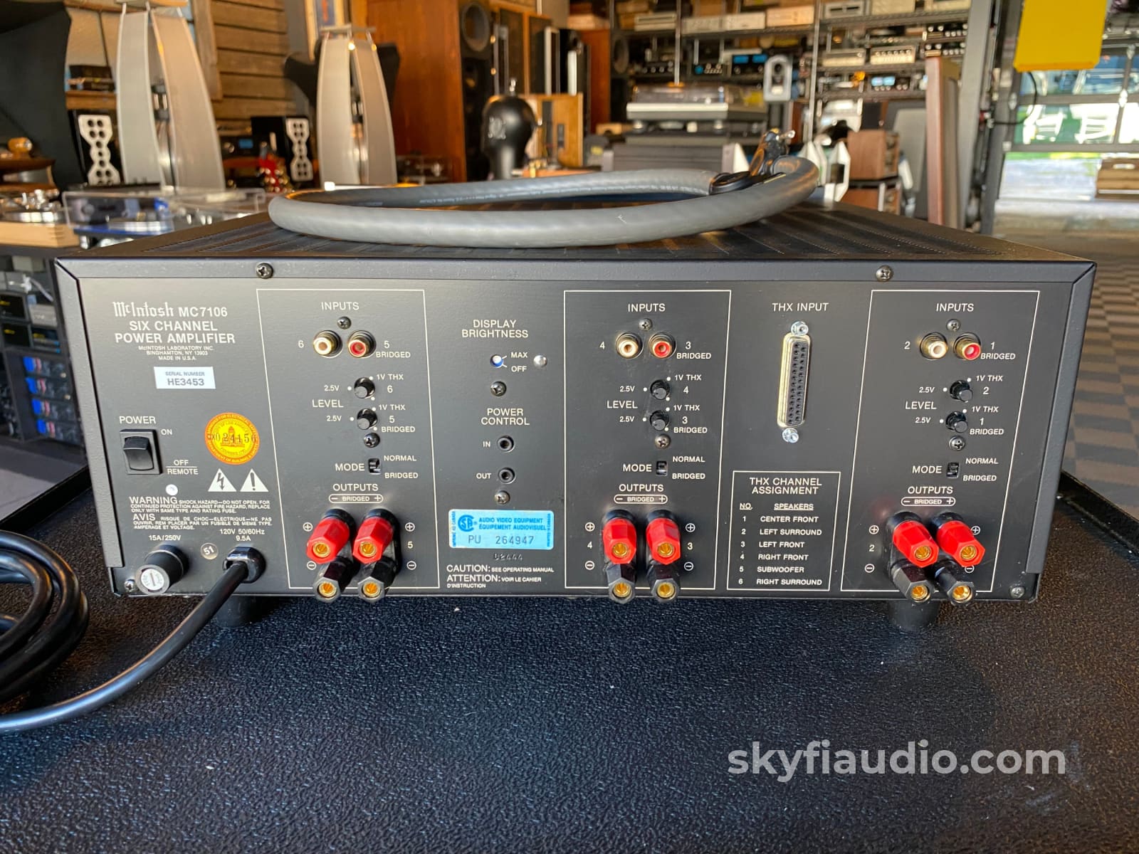 McIntosh MC7106, 6 Channel Solid State Amp w/LED VU Meters, Lucasfilm THX Rated - Image 10