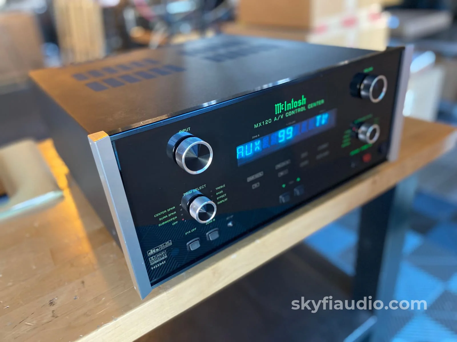 McIntosh MX120 Home Theater Processor w/Dolby Digital, DTS-HD, and Phono Input - Image 3