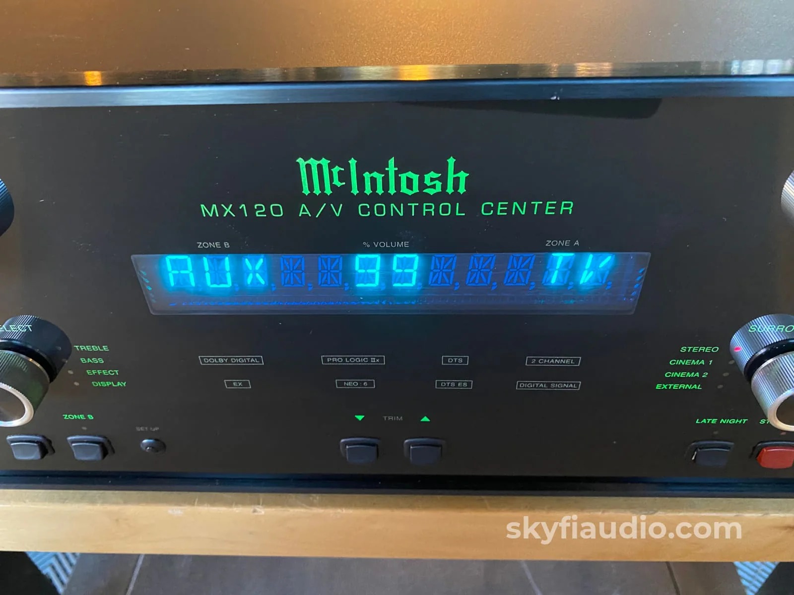 McIntosh MX120 Home Theater Processor w/Dolby Digital, DTS-HD, and Phono Input - Image 4