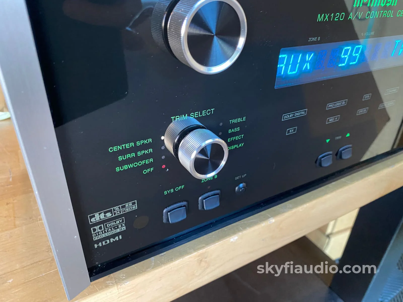 McIntosh MX120 Home Theater Processor w/Dolby Digital, DTS-HD, and Phono Input - Image 5