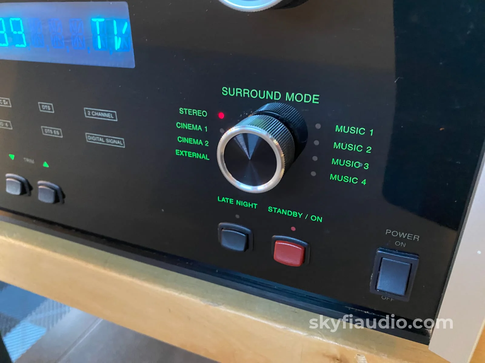 McIntosh MX120 Home Theater Processor w/Dolby Digital, DTS-HD, and Phono Input - Image 6