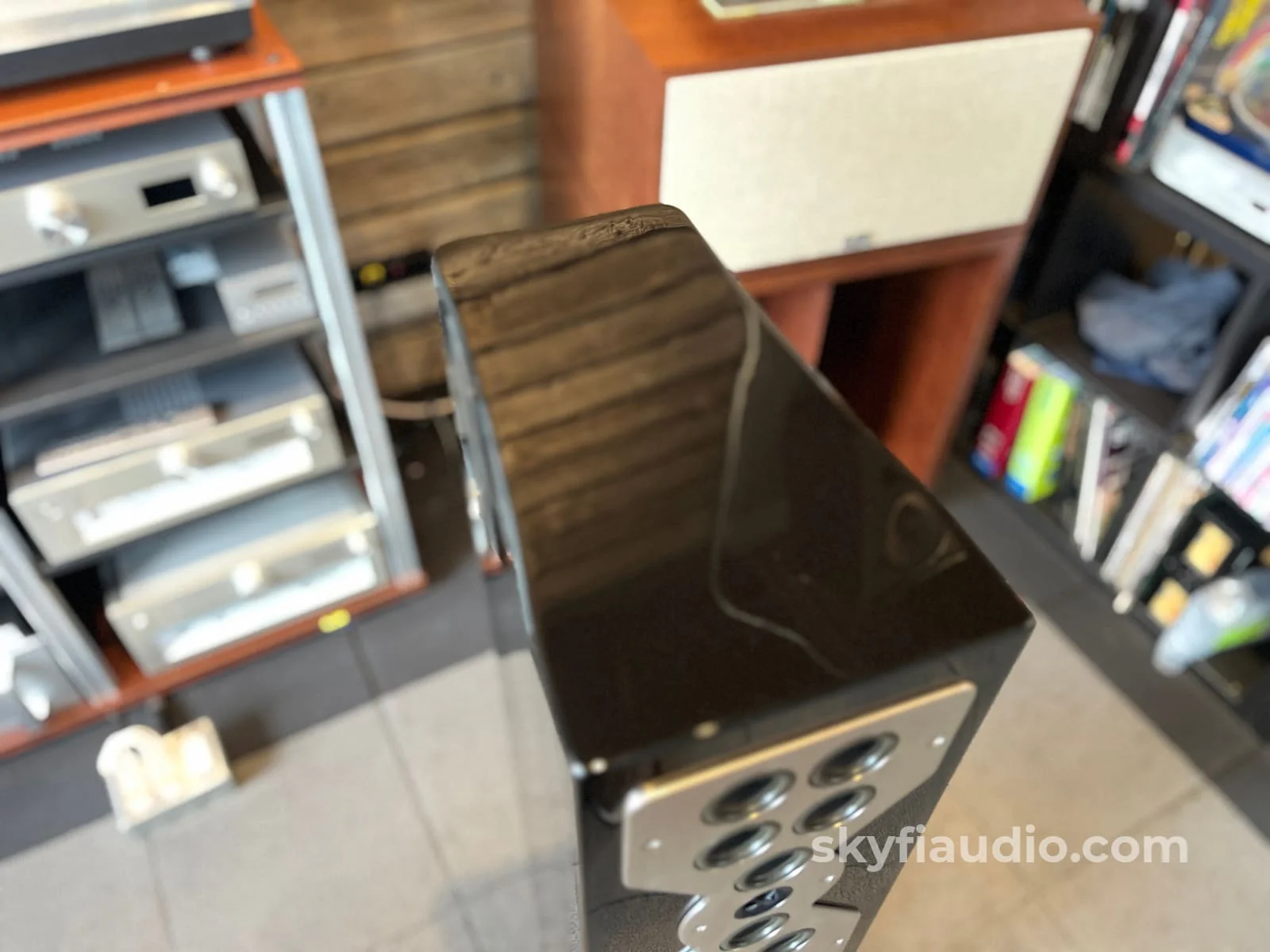 McIntosh XR100 Floorstanding Speakers (Pair) - Pre-Loved - Image 12