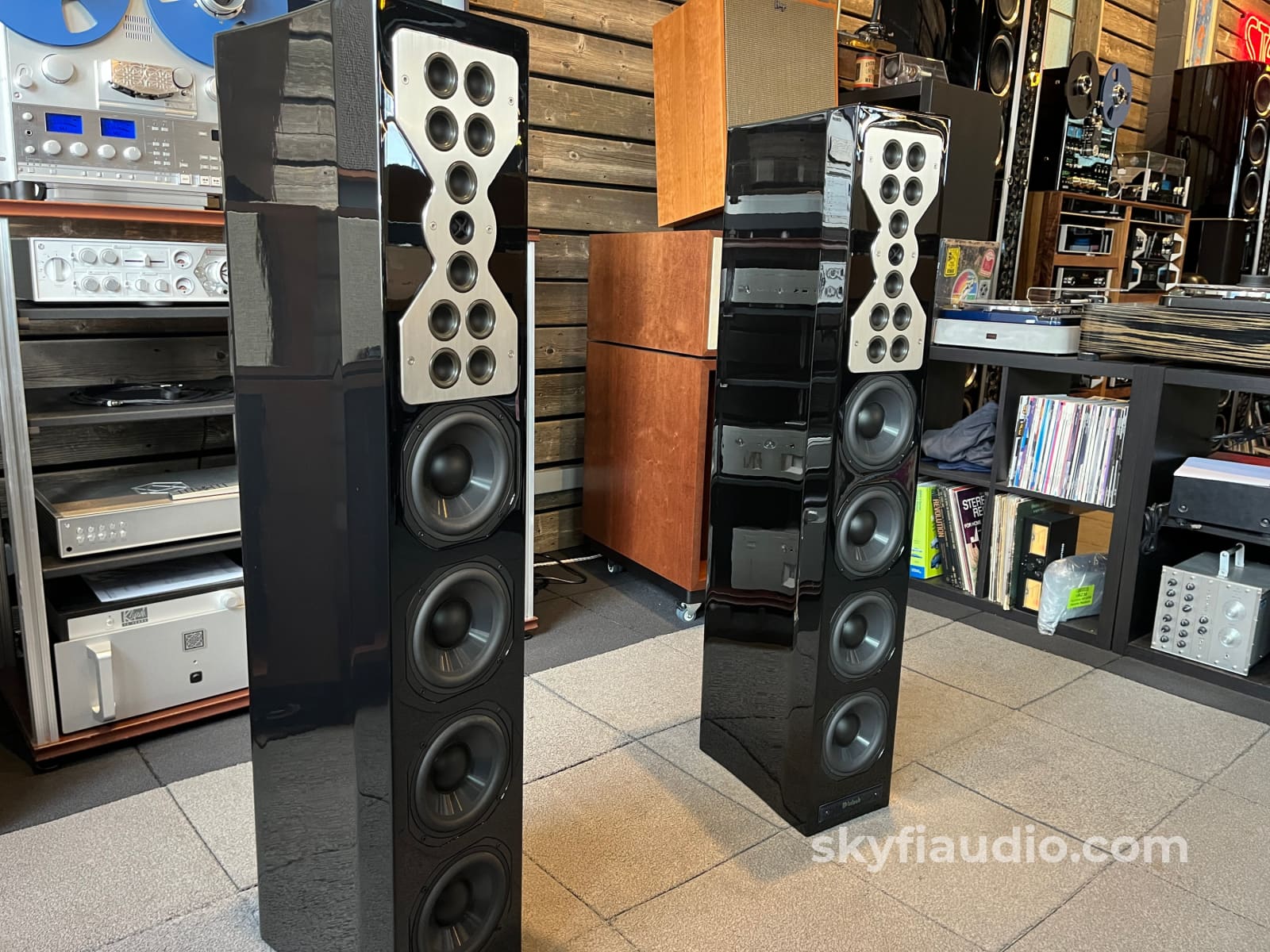 McIntosh XR100 Floorstanding Speakers (Pair) - Pre-Loved - Image 3