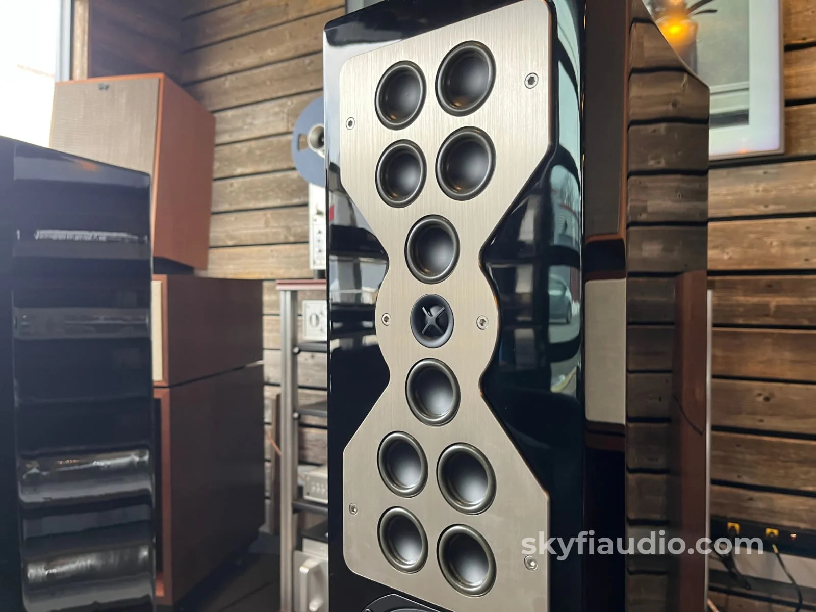 McIntosh XR100 Floorstanding Speakers (Pair) - Pre-Loved - Image 4