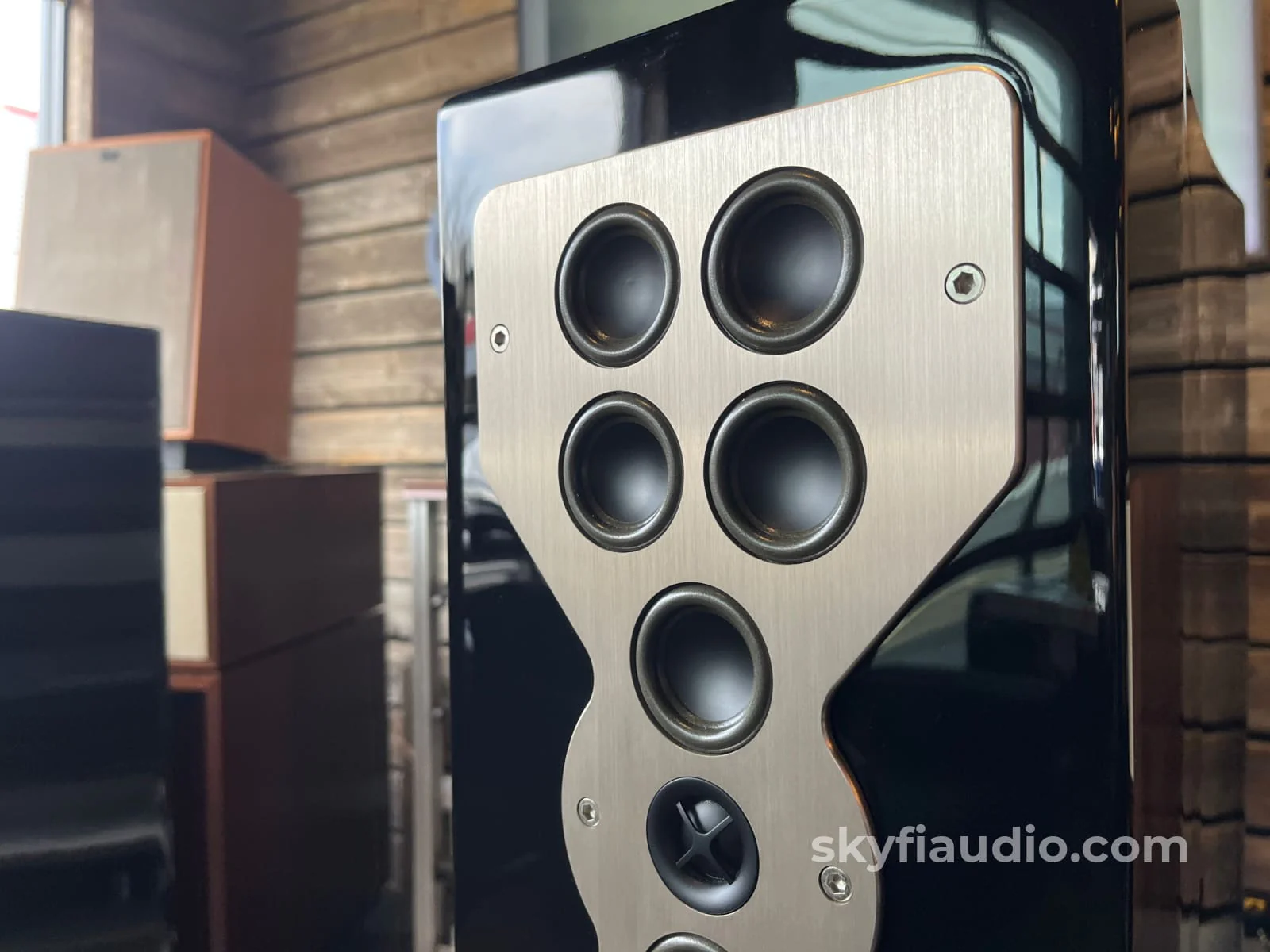 McIntosh XR100 Floorstanding Speakers (Pair) - Pre-Loved - Image 5