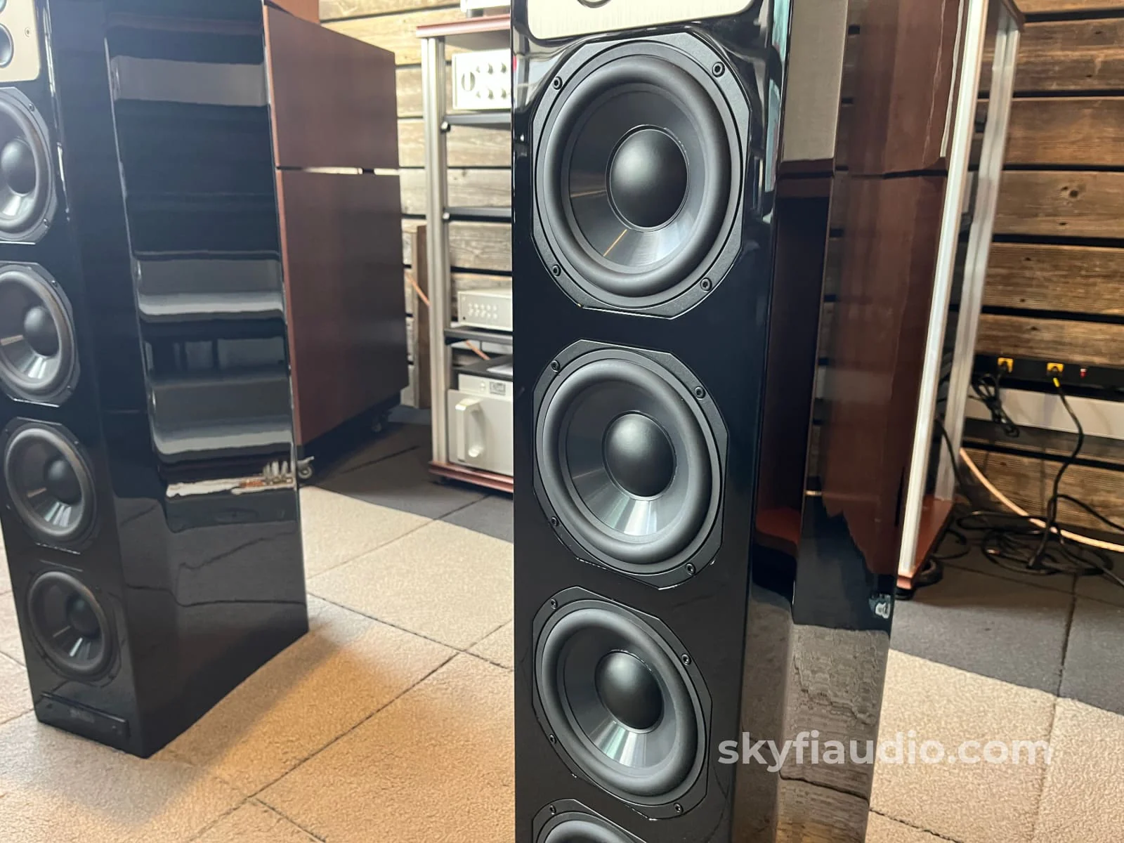 McIntosh XR100 Floorstanding Speakers (Pair) - Pre-Loved - Image 9