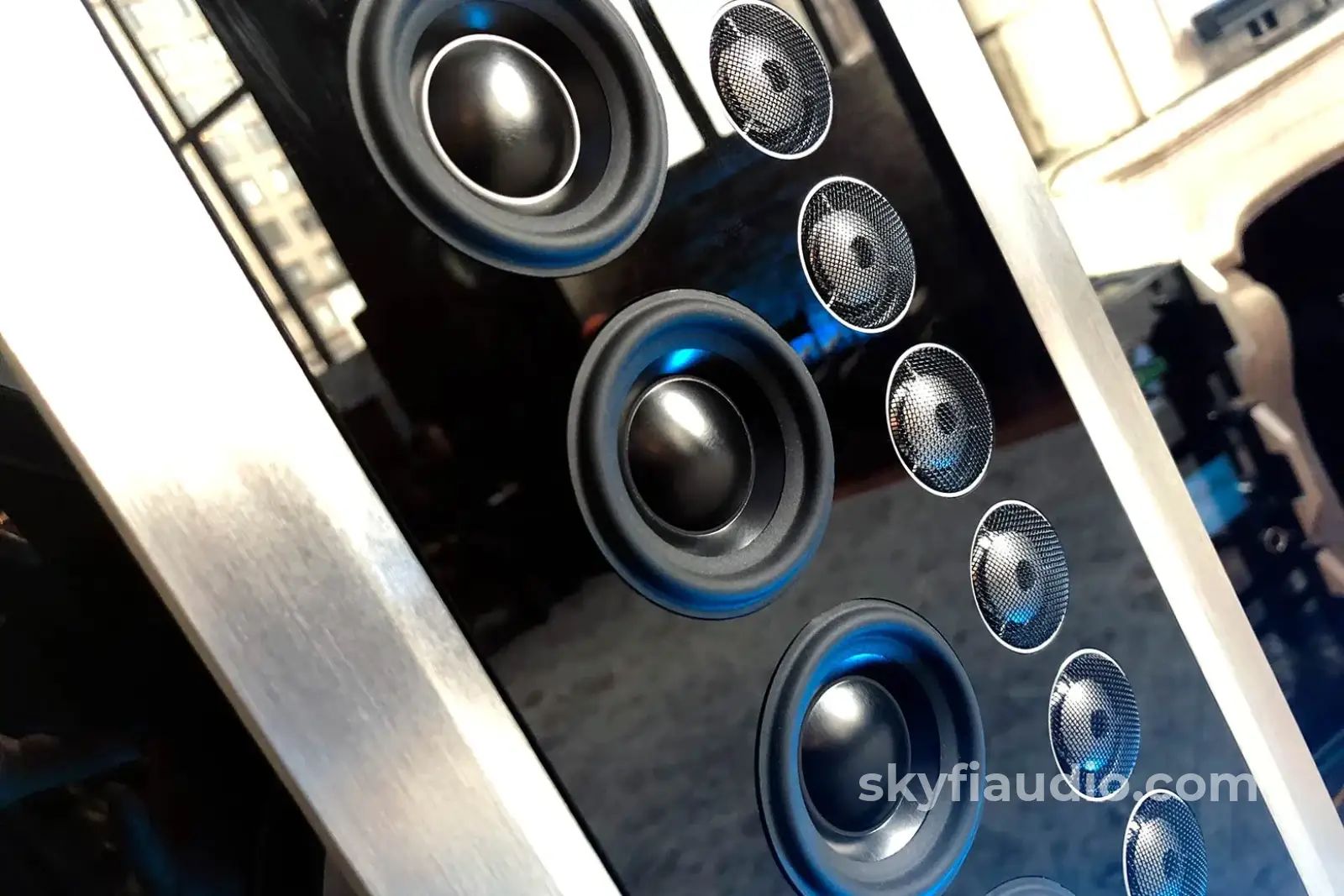 McIntosh XRT2.1K Floorstanding Loudspeaker (Pair) - NEW - Image 8