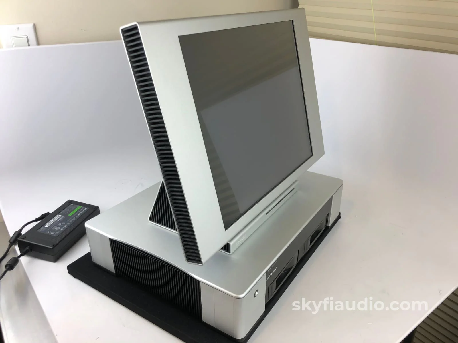 Meridian Sooloos Control 15 Music Server Featuring MQA and 4TB Meridian Media Drive - Image 7