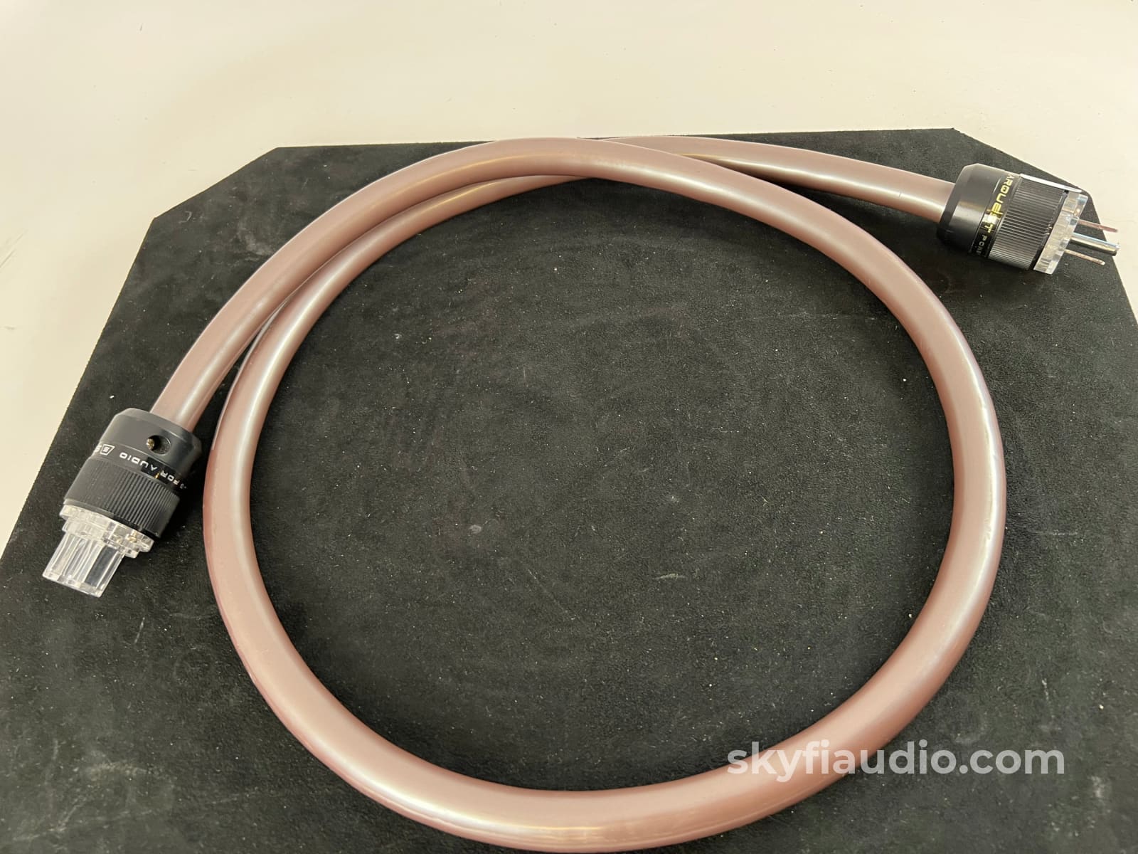 SonarQuest Palic IEC Power Cable - Image 2