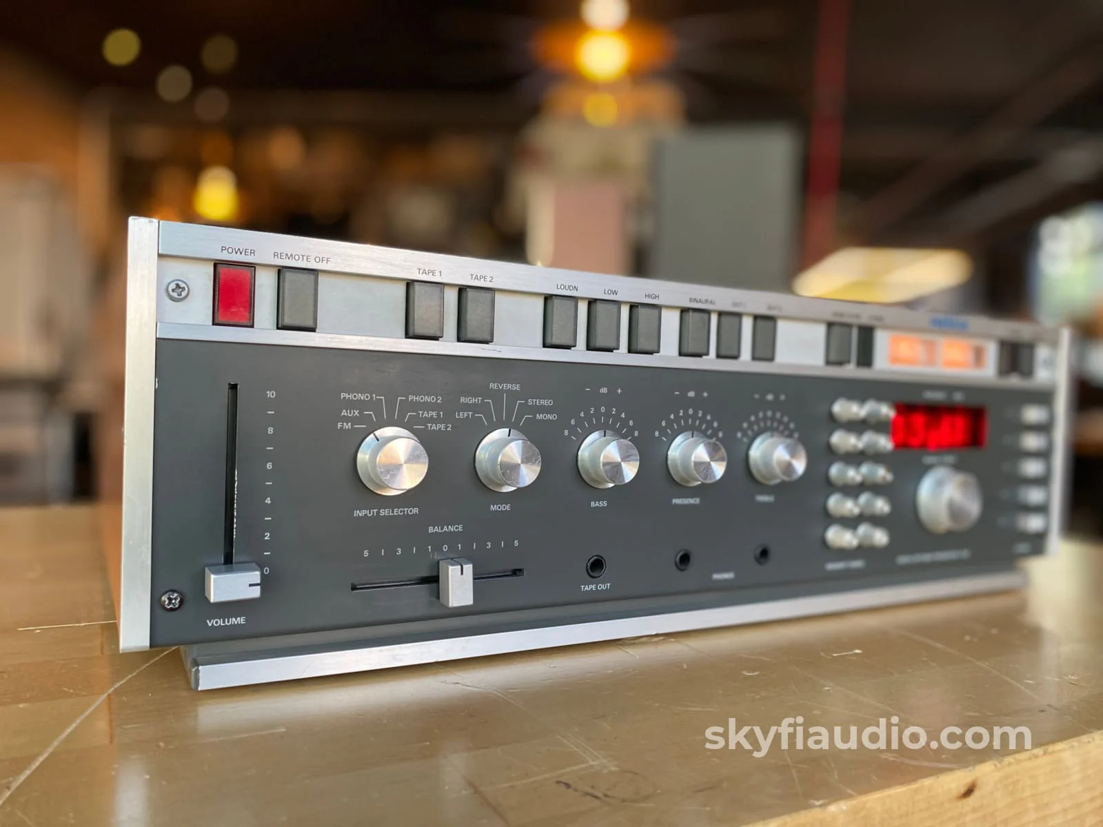 ReVox A720 Preamplifier Tuner With Gorgeous Nixie Tube Display - Image 3